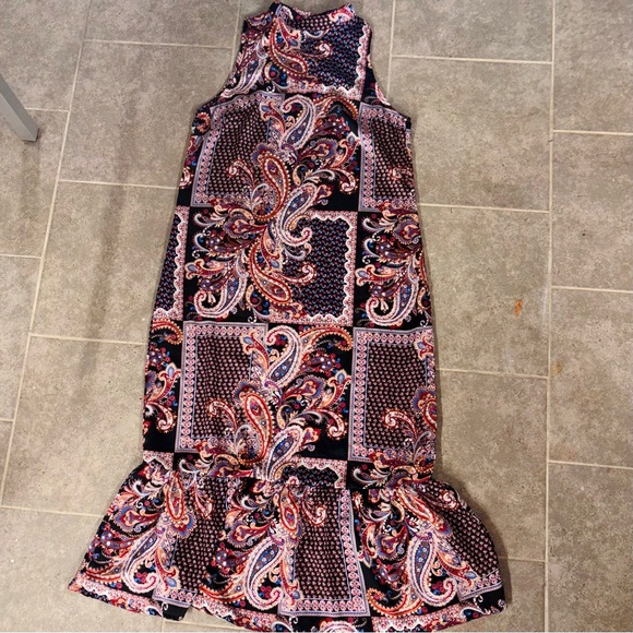 SHEIN Sleeveless, Black and Red, Paisley, Maxi Dress w/ Ruffle Hem. Size Med - Picture 2 of 6